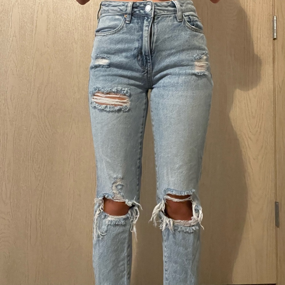 PACSUN MOM JEANS size 23, slightly used, distressed mom jean